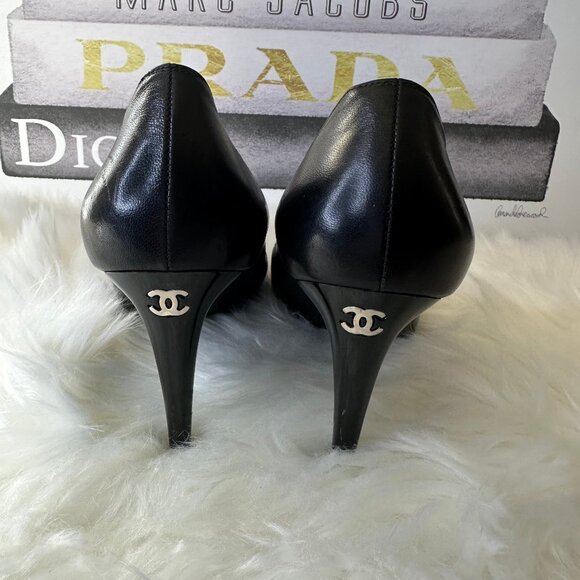 Authentic Chanel Leather Round Toe Pumps - Sz‎ 40 Black Womens - Picture 4 of 13